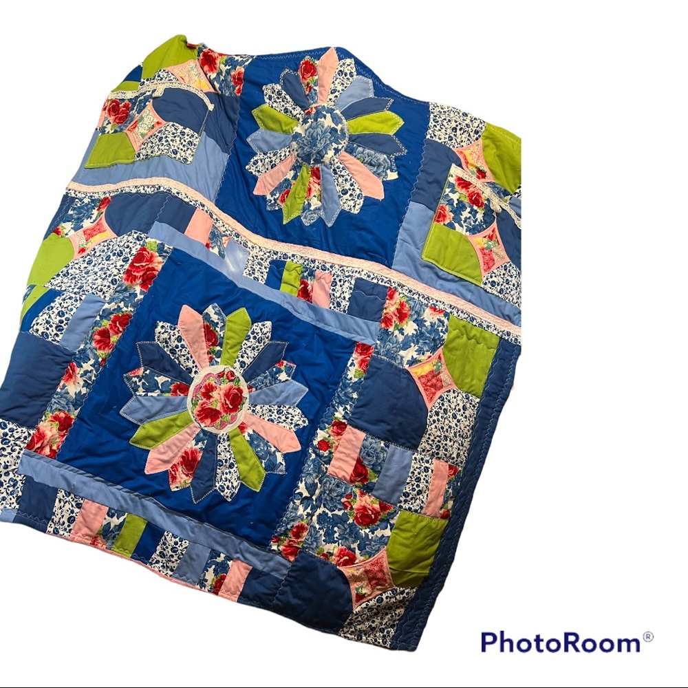 Colorful lap quilt. Blue